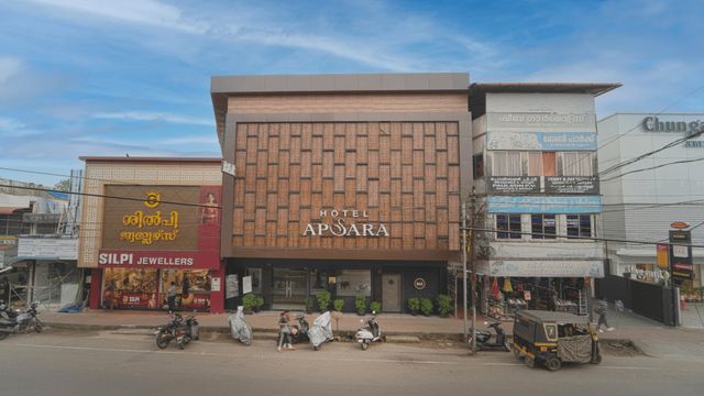 The Hotel Apsara building on the Old Highway, North Chalakudy, by day