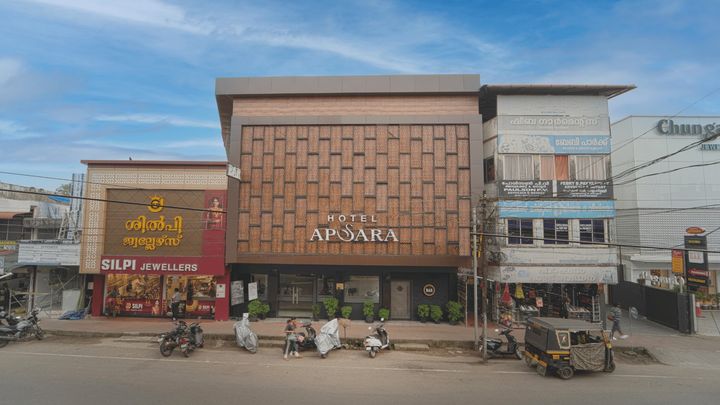 The Hotel Apsara building on the Old Highway, North Chalakudy, by day